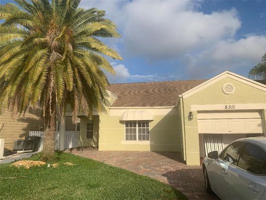 Attached, Exterior, Facade, Ranch