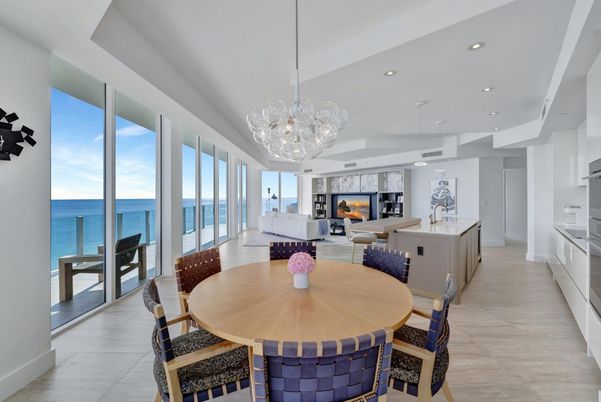 Dining room, Interior, Living room, Pendant Lights, Recessed Lighting, Water