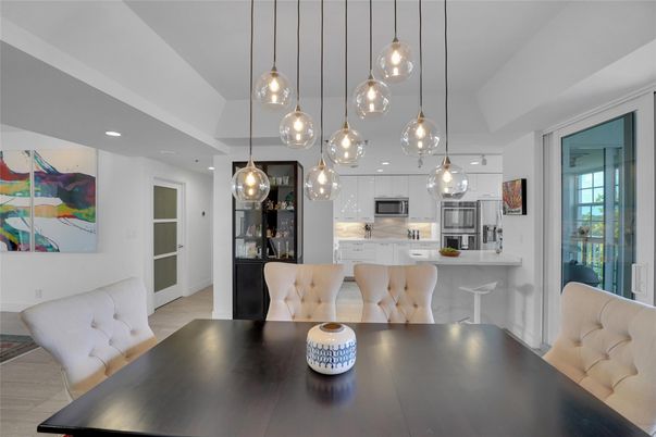 Dining room, Interior, Kitchen, Pendant Lights, Recessed Lighting, Stainless Steel Appliances