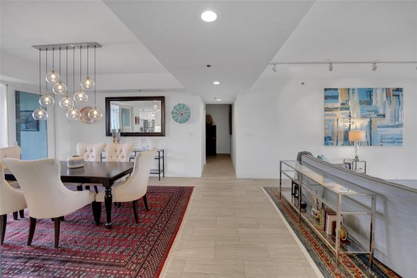 Dining room, Interior, Pendant Lights, Recessed Lighting