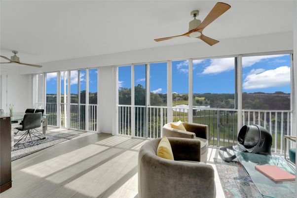 Interior, Sun Room, Water, Wood Texture Flooring