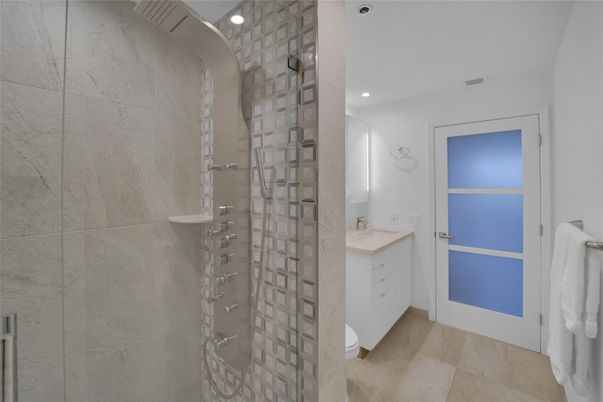 Bathroom, Interior, Recessed Lighting