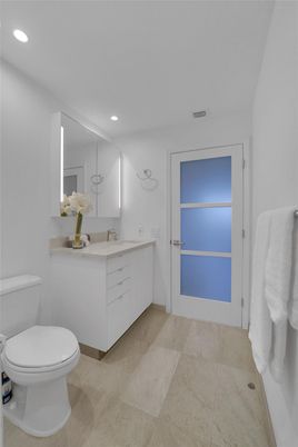 Bathroom, Interior, Recessed Lighting