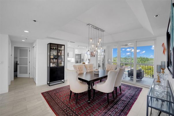 Dining room, Interior, Pendant Lights, Recessed Lighting