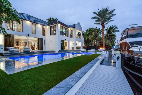 Backyard, Exterior, Pool