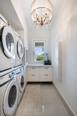 Chandelier, Interior, Washer