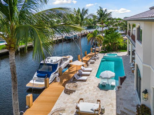 Exterior, Pool, Water