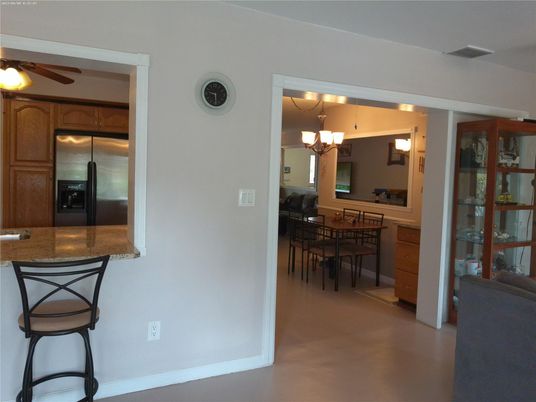 Chandelier, Dining room, Interior, Kitchen, Stainless Steel Appliances