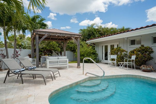 Exterior, Pool