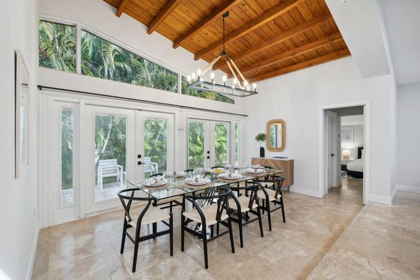 Chandelier, Dining room, Interior, Pendant Lights, Wooden Beams, Wooden Ceilings