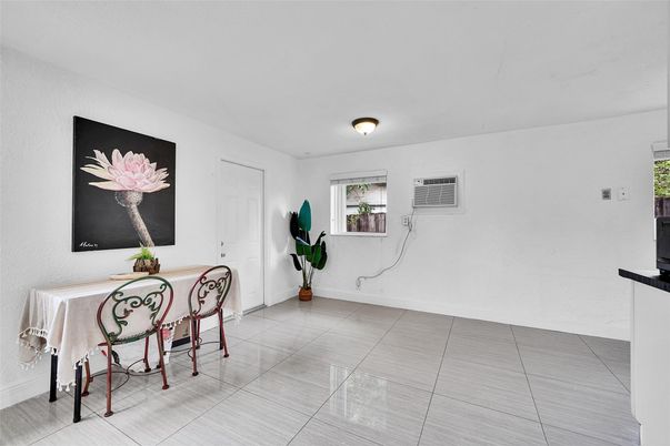 Dining room, Interior