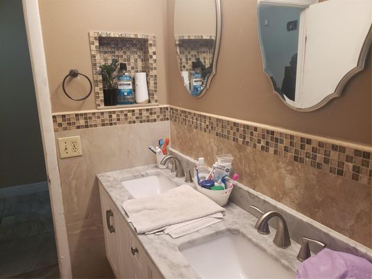 Bathroom, Dual Sink Vanities, Interior