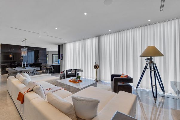 Dining room, Interior, Living room, Pendant Lights, Recessed Lighting