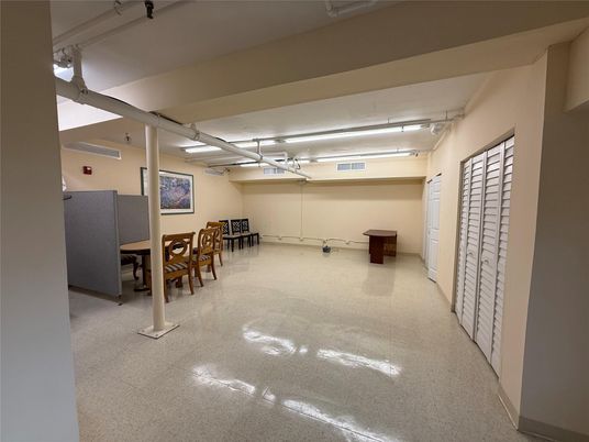 Dining room, Garage, Interior