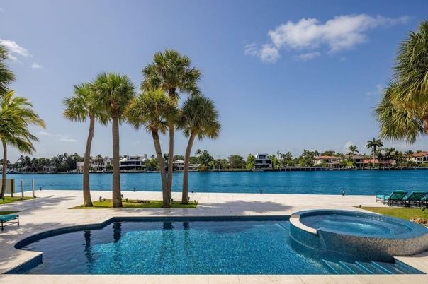 Exterior, Pool, Water