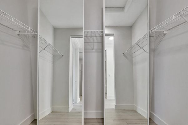 Interior, Walk-in Closets, Wood Texture Flooring