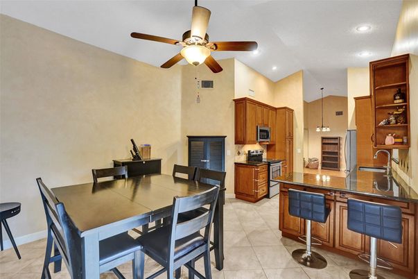 Dining room, Interior, Kitchen, Recessed Lighting