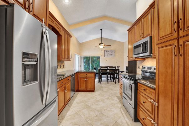 Dining room, Interior, Kitchen, Recessed Lighting