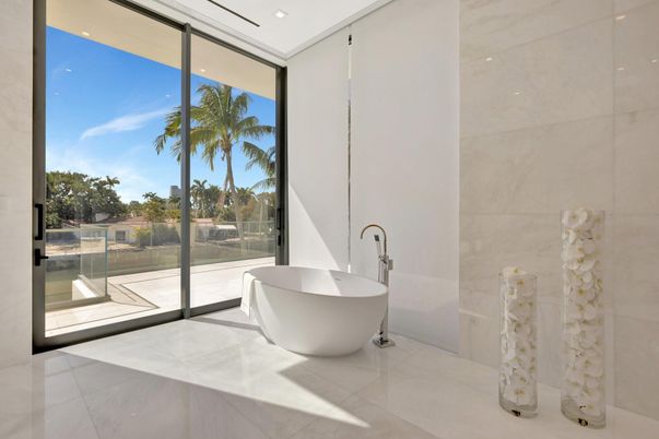 Bathroom, Free Standing Baths, Interior, Recessed Lighting