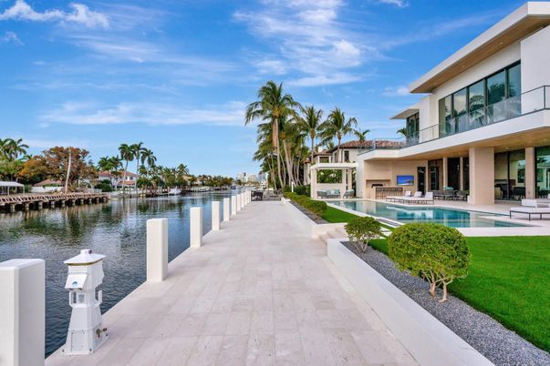 Exterior, Lake, Pool