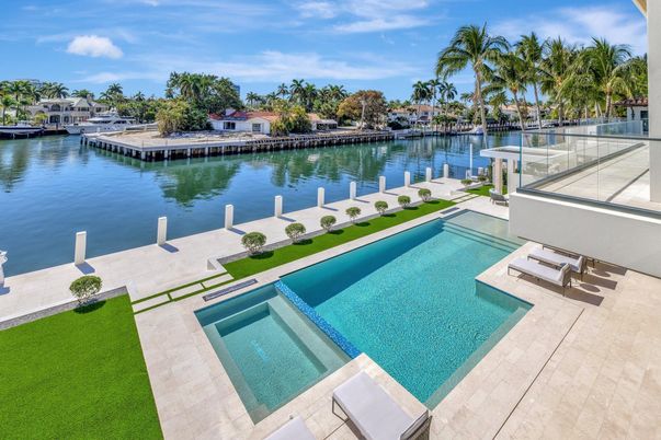 Exterior, Lake, Pool
