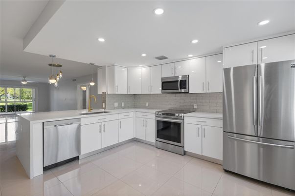 Interior, Kitchen, Pendant Lights, Recessed Lighting, Stainless Steel Appliances