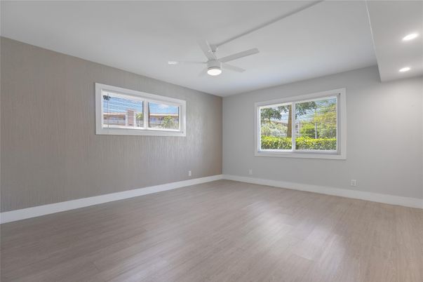 Empty room, Interior, Recessed Lighting, Wood Texture Flooring
