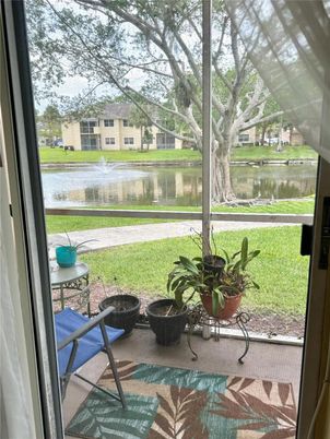 Interior, Sun Room, Water