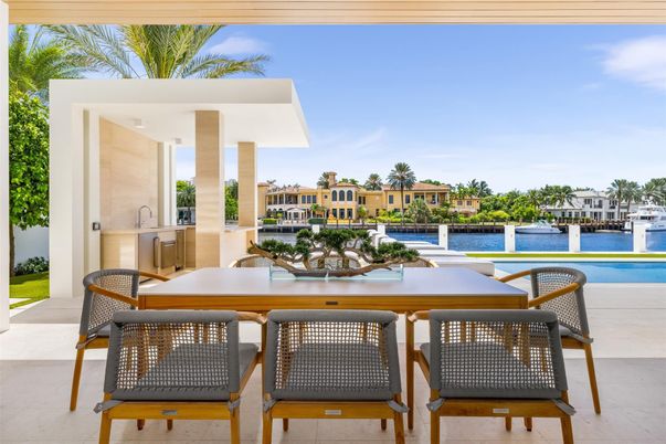 Exterior, Pool, Water