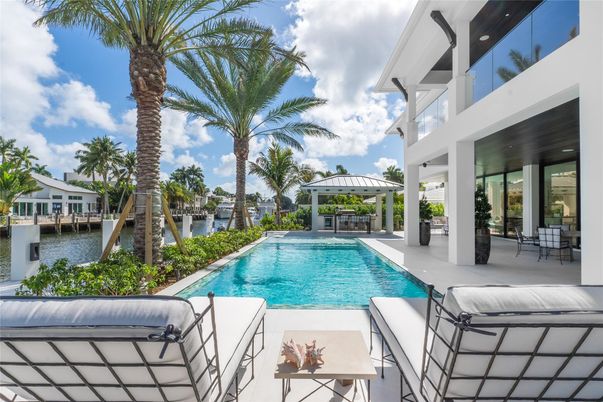 Exterior, Pool, Water