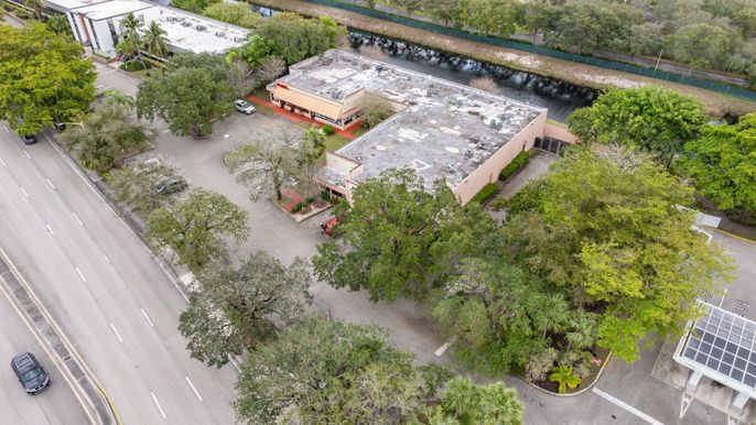 Exterior, Drone
