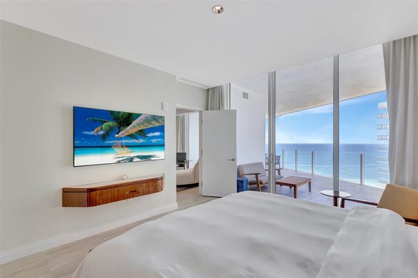 Bedroom, Interior, Recessed Lighting, Water, Wood Texture Flooring