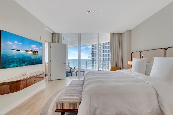 Bedroom, Interior, Recessed Lighting, Water, Wood Texture Flooring