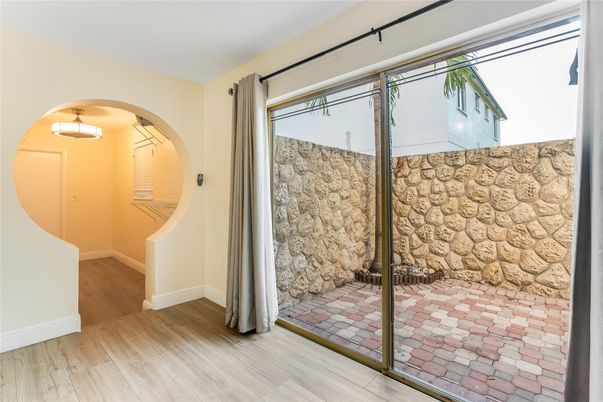 Interior, Pendant Lights, Wood Texture Flooring