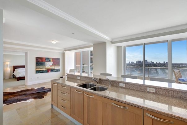 Bedroom, Interior, Recessed Lighting, Water