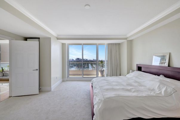 Bedroom, Interior, Water