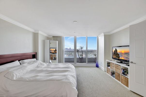 Bedroom, Interior, Water