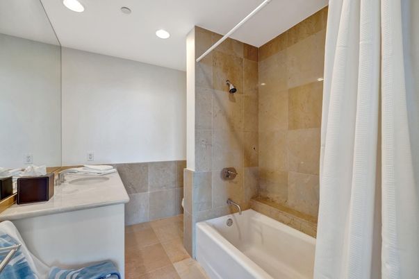 Bathroom, Interior, Recessed Lighting