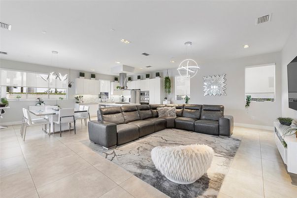 Dining room, Interior, Kitchen, Living room, Pendant Lights, Recessed Lighting, Stainless Steel Appliances