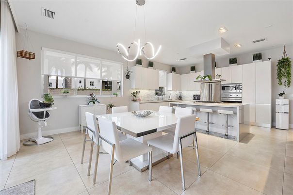Dining room, Interior, Kitchen, Pendant Lights, Recessed Lighting, Stainless Steel Appliances