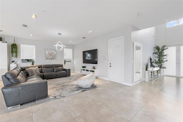 Interior, Living room, Pendant Lights, Recessed Lighting