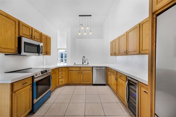 Interior, Kitchen, Pendant Lights, Stainless Steel Appliances