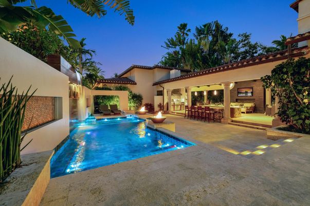 Exterior, Pool
