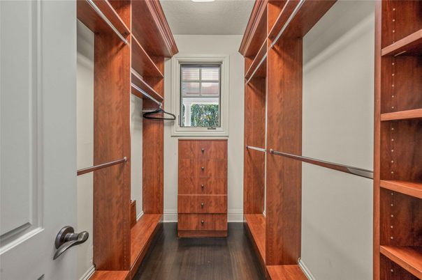 Interior, Walk-in Closets, Wood Texture Flooring