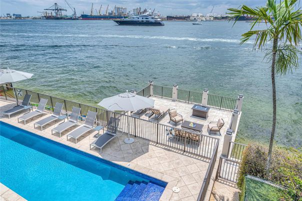 Exterior, Pool, Water