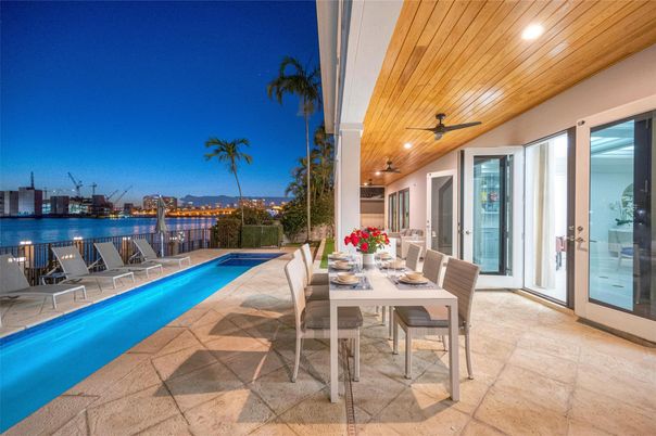 Exterior, Pool, Water