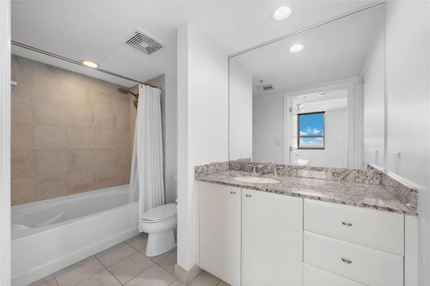 Bathroom, Interior, Recessed Lighting