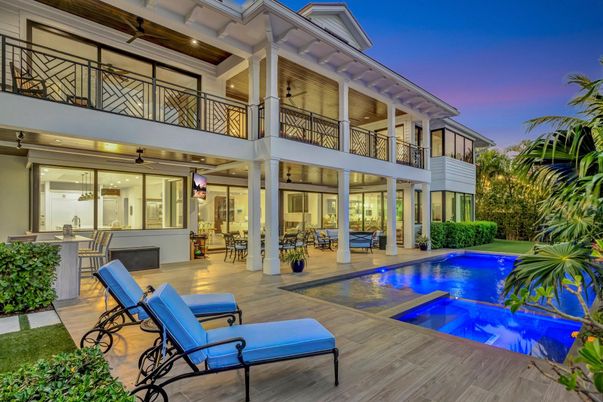 Exterior, Pool