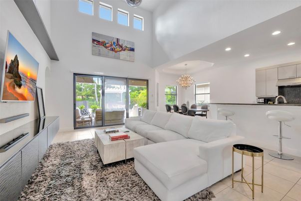 Chandelier, Dining room, Interior, Kitchen, Living room, Recessed Lighting