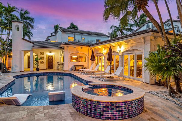 Exterior, Pool